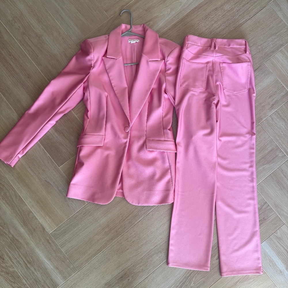 Good American Pink Sculpted Shine Blazer & Pants SET